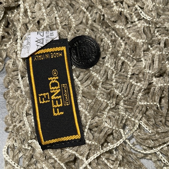 Fendi scarf in excellent condition - Picture 3 of 7